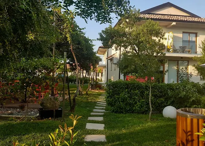 Apartments Aerodrom